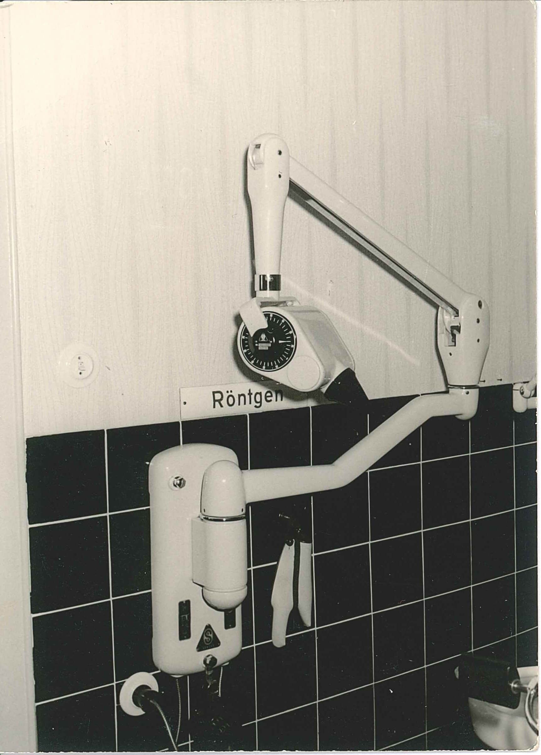 Watt´n Zahn - Zahnarztpraxis in  Schortens - Alte Technik